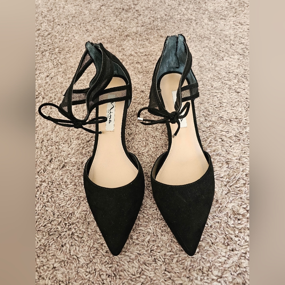Nina low hill pumps